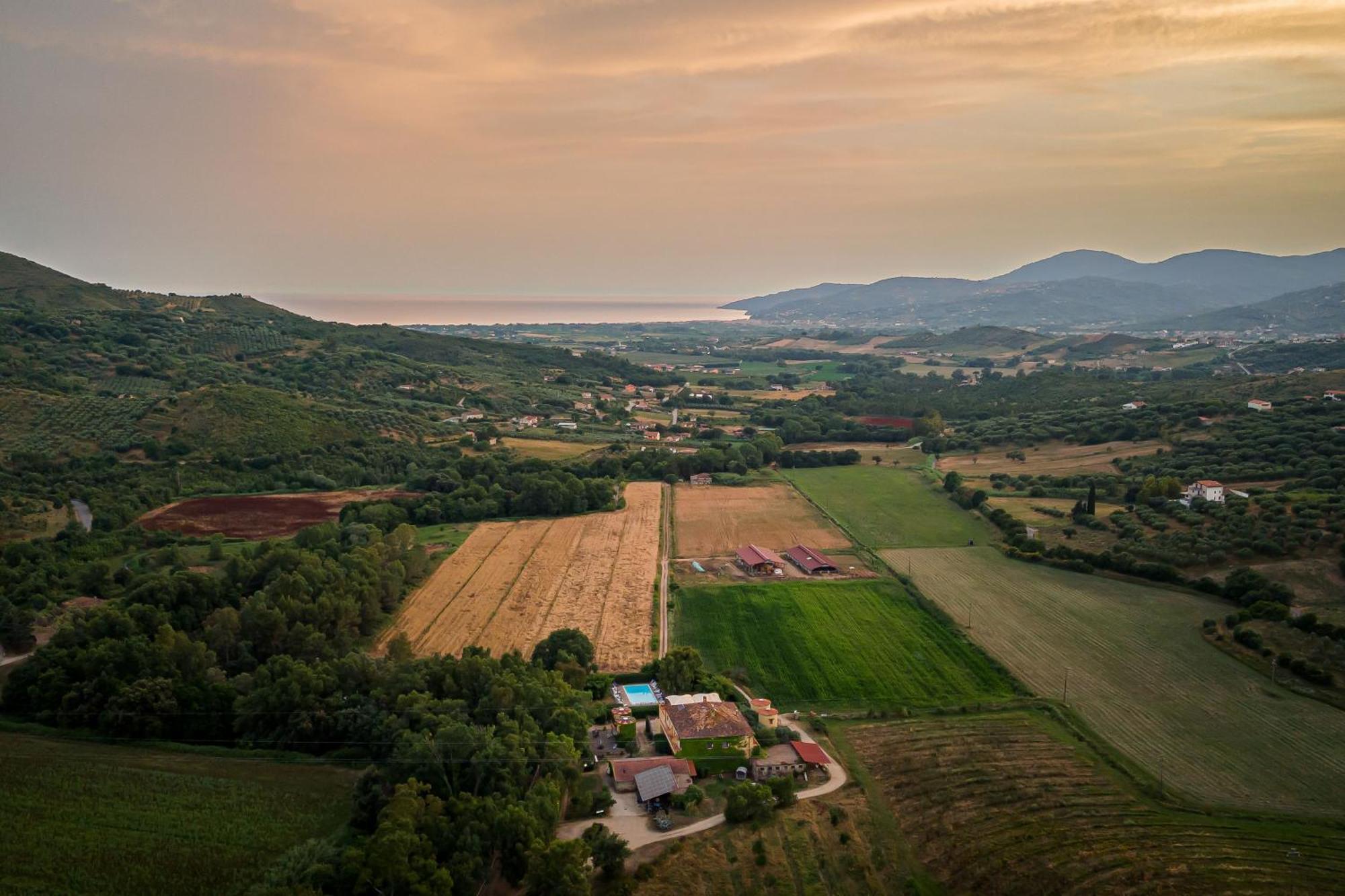 Agriturismo La Petrosa Ceraso Luaran gambar